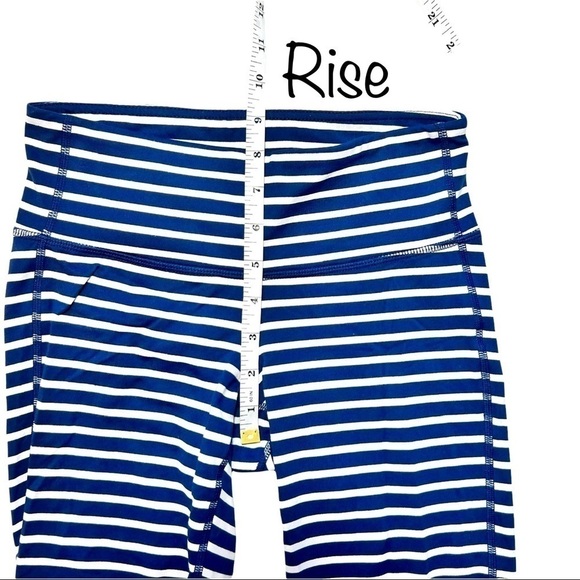 Athleta Navy Blue White Chaturanga Stripe Crop Capri Leggings Size Extra Small - Picture 12 of 17